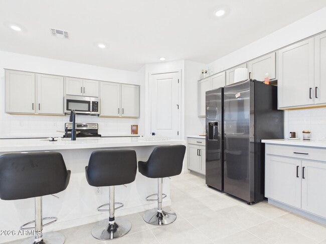 Building Photo - 25159 W Bowker St