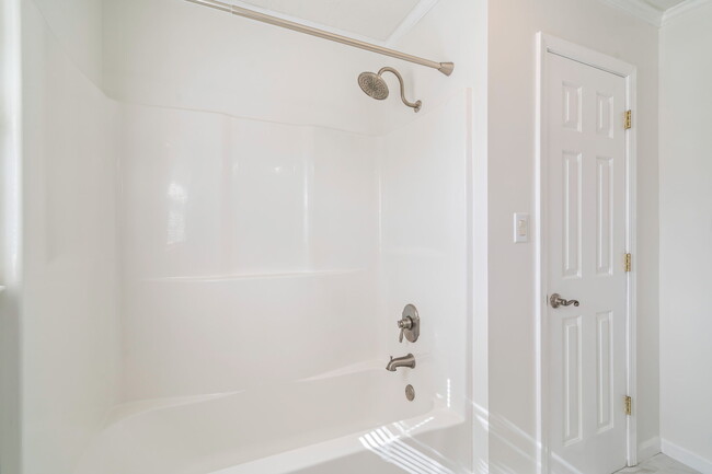 Building Photo - 331 Sarvis Dr