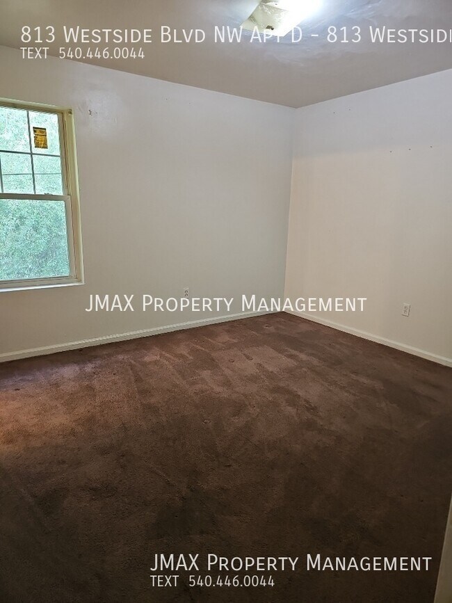 Building Photo - This property has a no security deposit op...