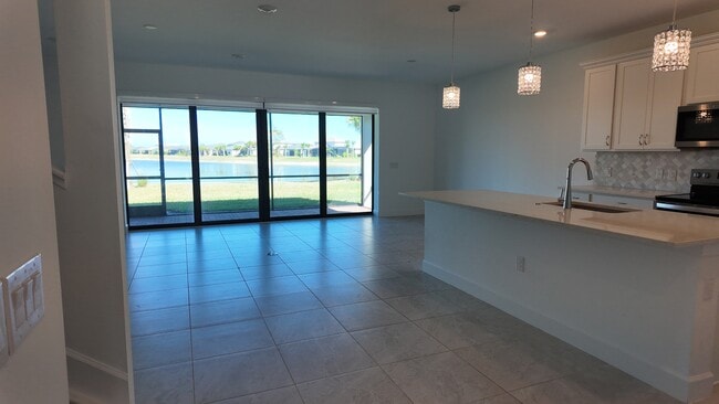 Building Photo - 3700 Passion Vine Dr
