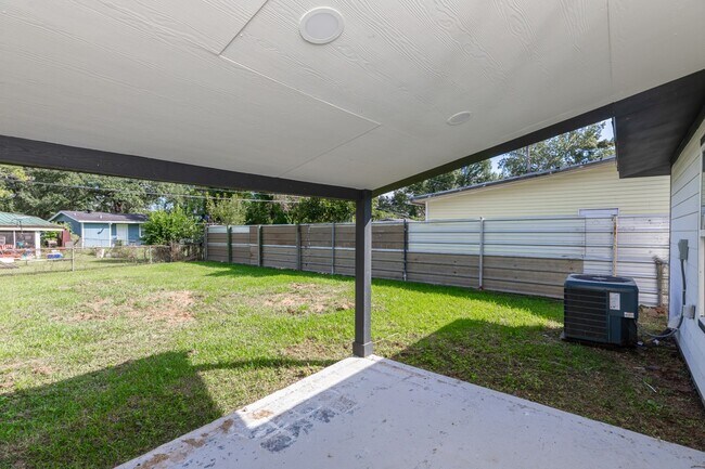 Building Photo - 5260 Landry Ln