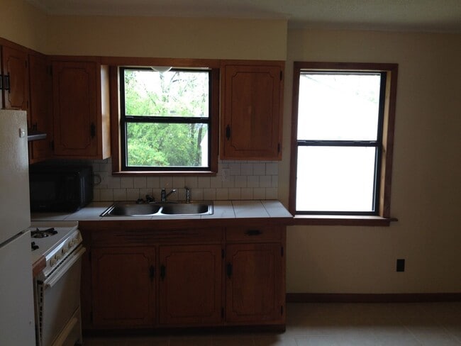 Building Photo - 719 MLK Jr Circle