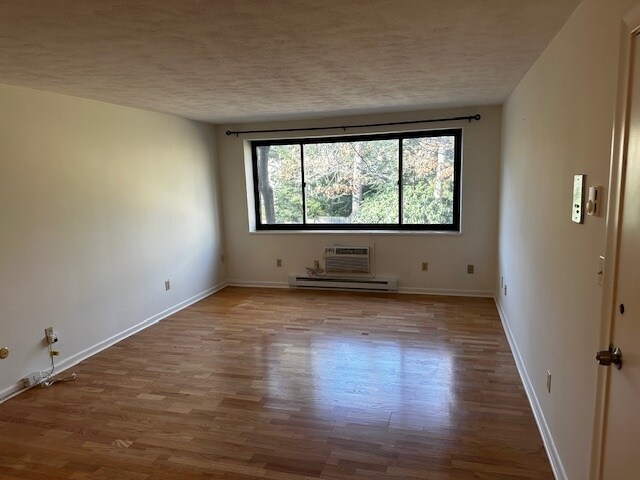 Primary Photo - 1325 Worcester Rd