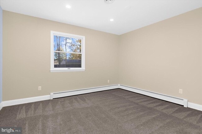 Building Photo - 7643 Paradise Beach Rd