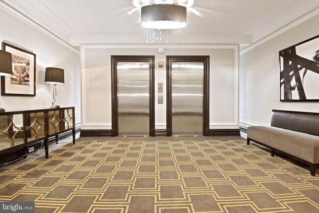 Building Photo - Dupont Circle Modern Studio Apartment In H...