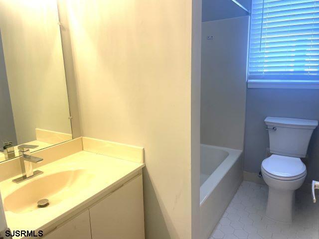 Building Photo - 9401 Winchester Ave