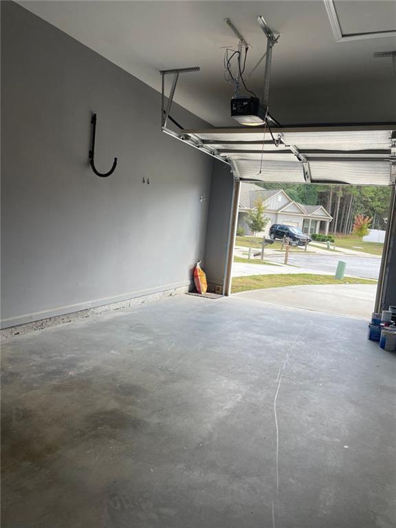 Building Photo - 560 Vandenburg Dr