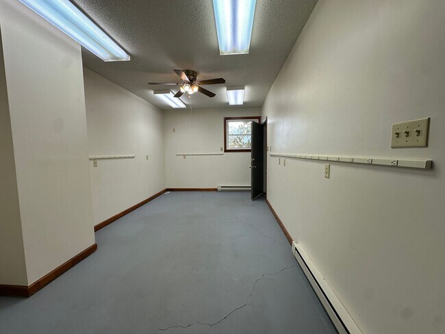 Building Photo - 1308 Minebank Rd