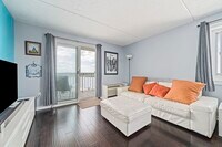 Building Photo - 200 Cove Way