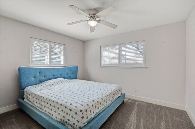 Building Photo - 10303 Greenwillow Dr