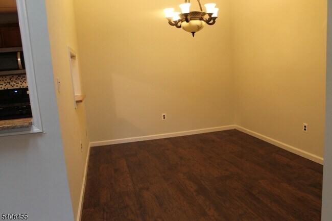 Building Photo - 55 Crabapple Ln