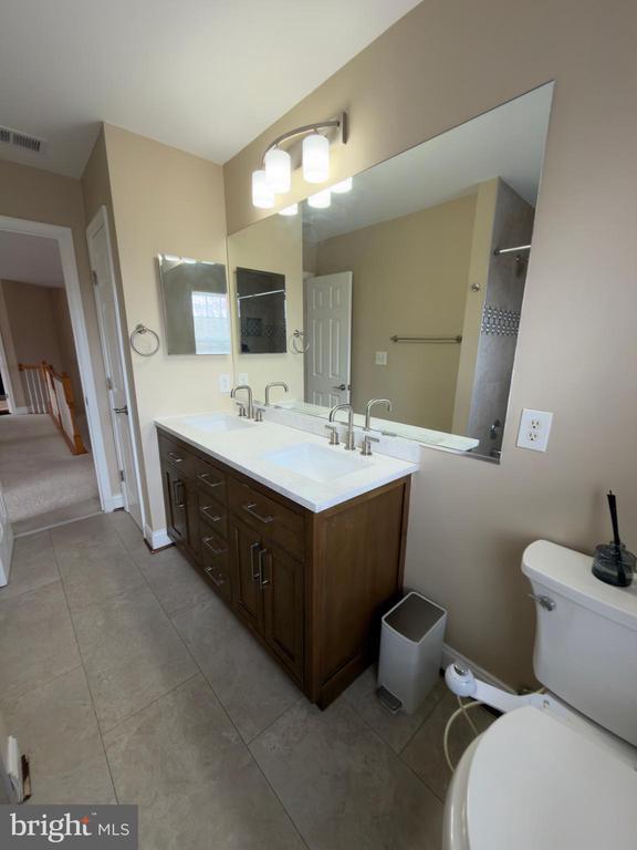 Building Photo - 13580 Den Hollow Ct