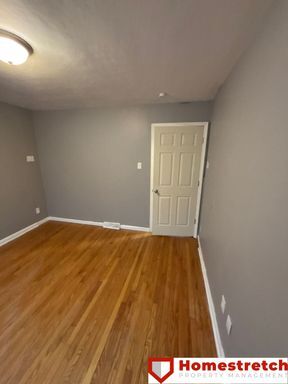 Building Photo - Spacious Three Bedroom Home!