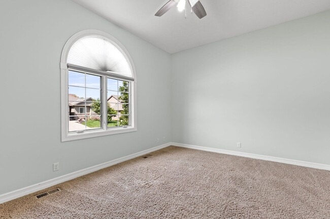 Building Photo - Stunning 4 bedroom Ranch in Elkhorn