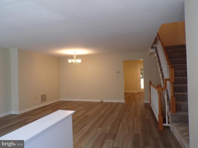 Building Photo - 8305 Ridge Crossing Ln