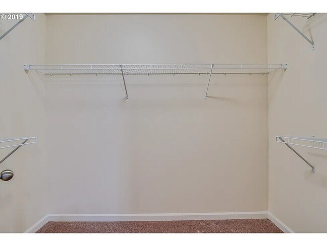 Building Photo - 5113 SE Lone Oak St