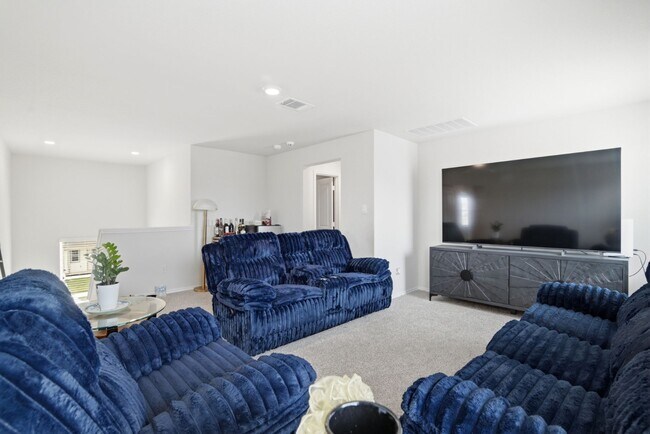 Building Photo - New 4-bed 3-bath home available near Lackland AFB! Move in Now!