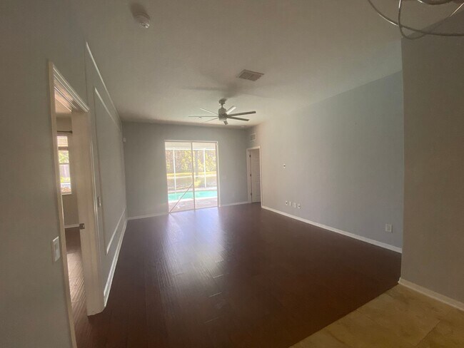 Building Photo - 5 BEDROOM HOUSE WITH PRIVATE POOL AND LAKE...