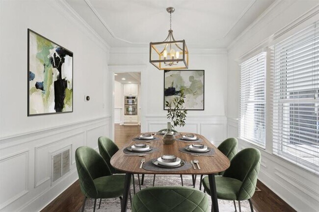 Building Photo - 546 Highland Ave NE