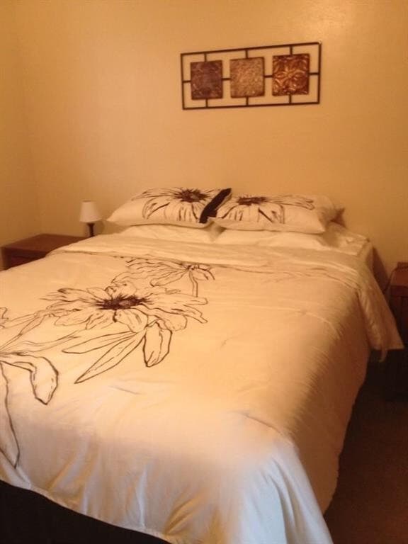 Building Photo - 2325 Garfield St