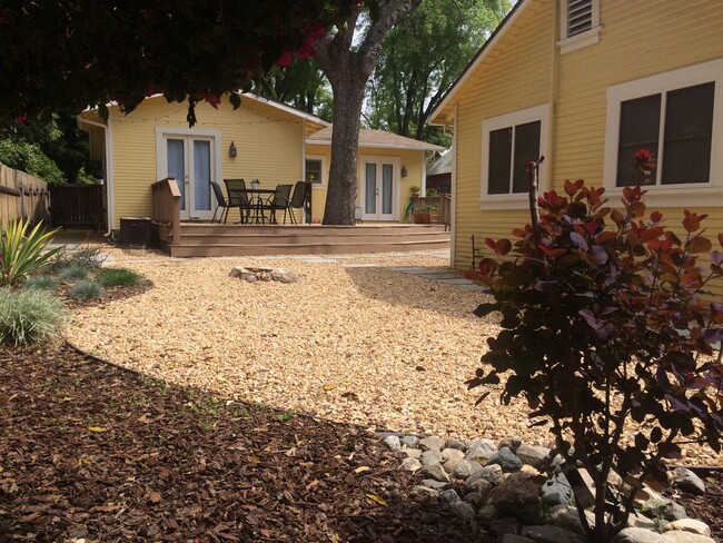 Building Photo - Diamond Duplex