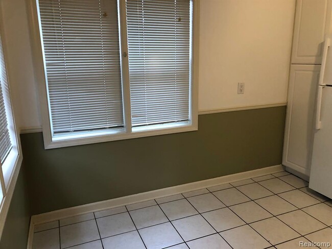 Building Photo - 16811 Beech Daly