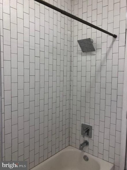 Building Photo - 5321 Reinhard St