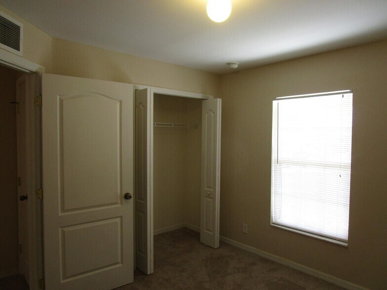 Building Photo - Coming mid July  3/2  Home