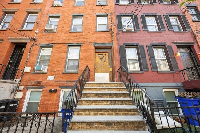 Building Photo - 339 Park Ave