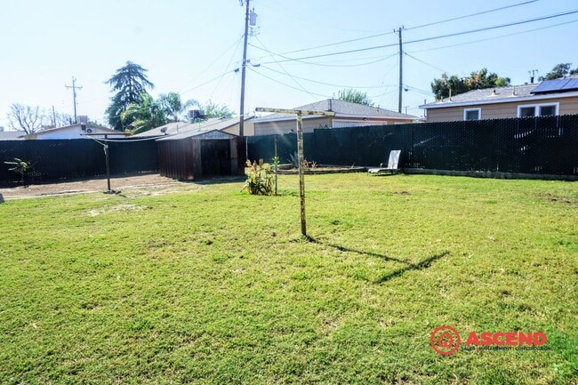 Building Photo - Home in Northeast Bakersfield