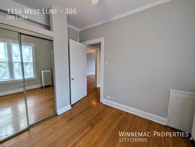 Building Photo - 1154 West Lunt-306