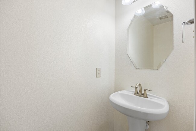 Building Photo - 23906 Fairport Harbor Ln