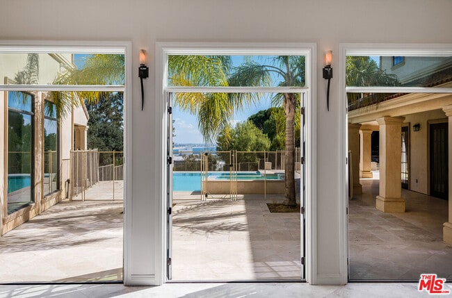 Building Photo - 17390 Tramonto Dr