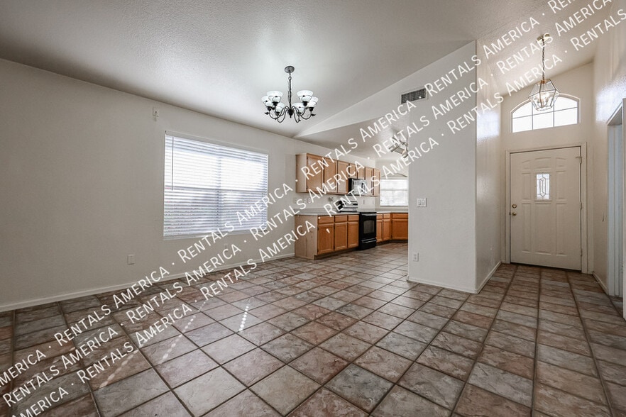 Building Photo - 3884 E Douglas Loop