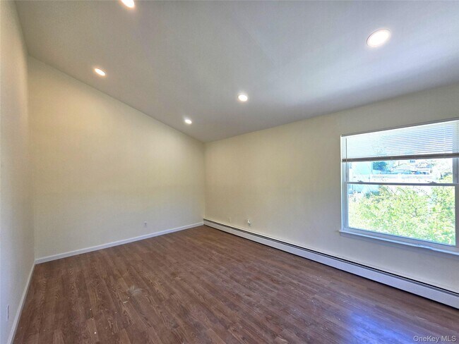 Building Photo - 16 Birch Dr