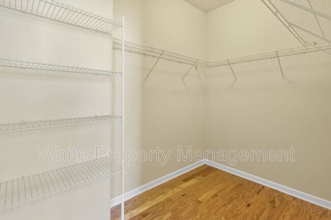 Building Photo - 5022 Mockernut Ln