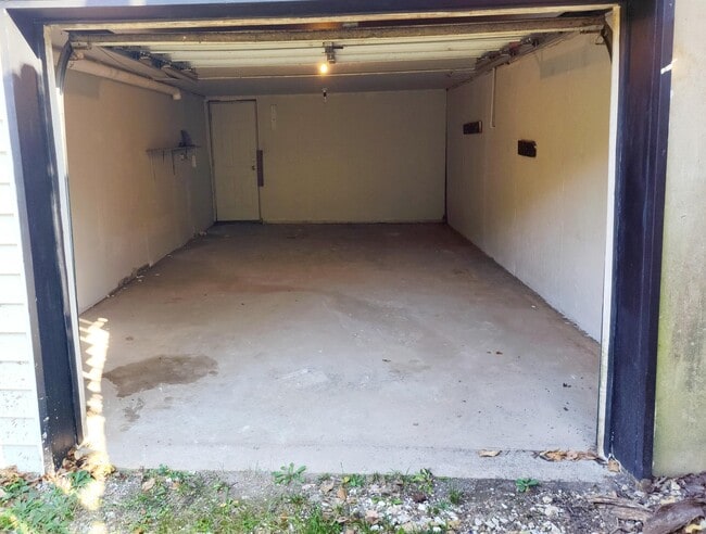 Building Photo - 2526 Gravois Rd