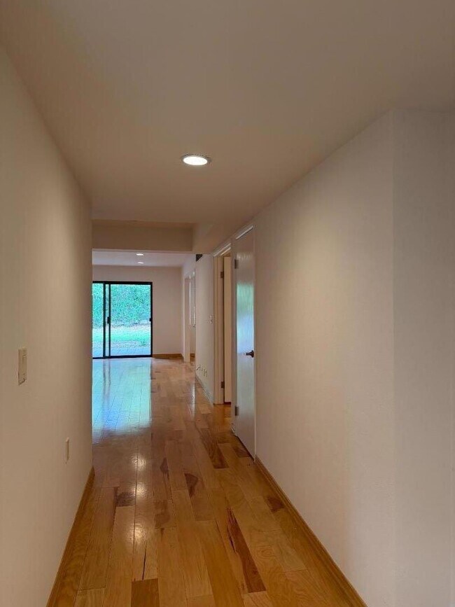 Building Photo - 5302 Cribari Heights