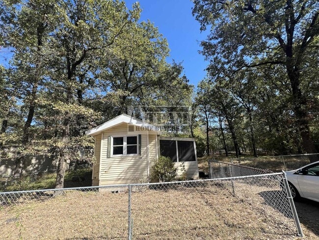 Building Photo - Cozy 1 Bedroom 1 Bath Home with Big Yard!