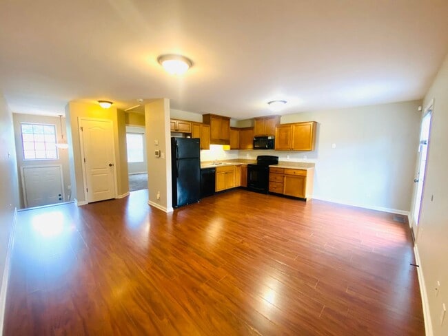 Building Photo - 1728 Thistlewood Dr