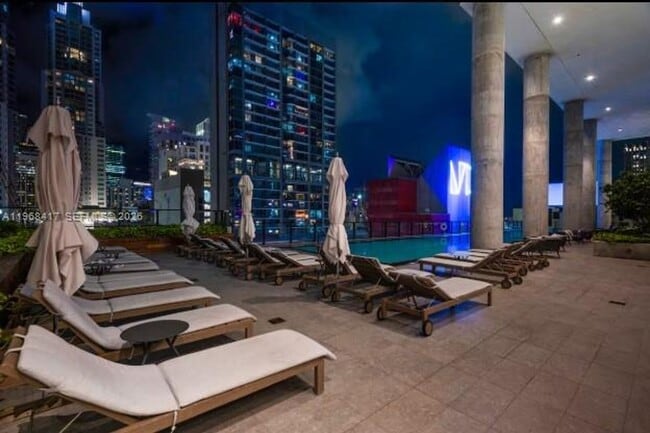 Building Photo - 398 NE 5th St