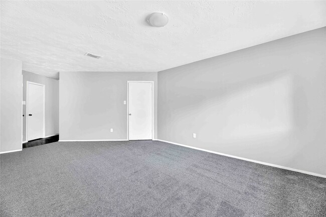 Building Photo - 7215 Dogwood Trail Dr