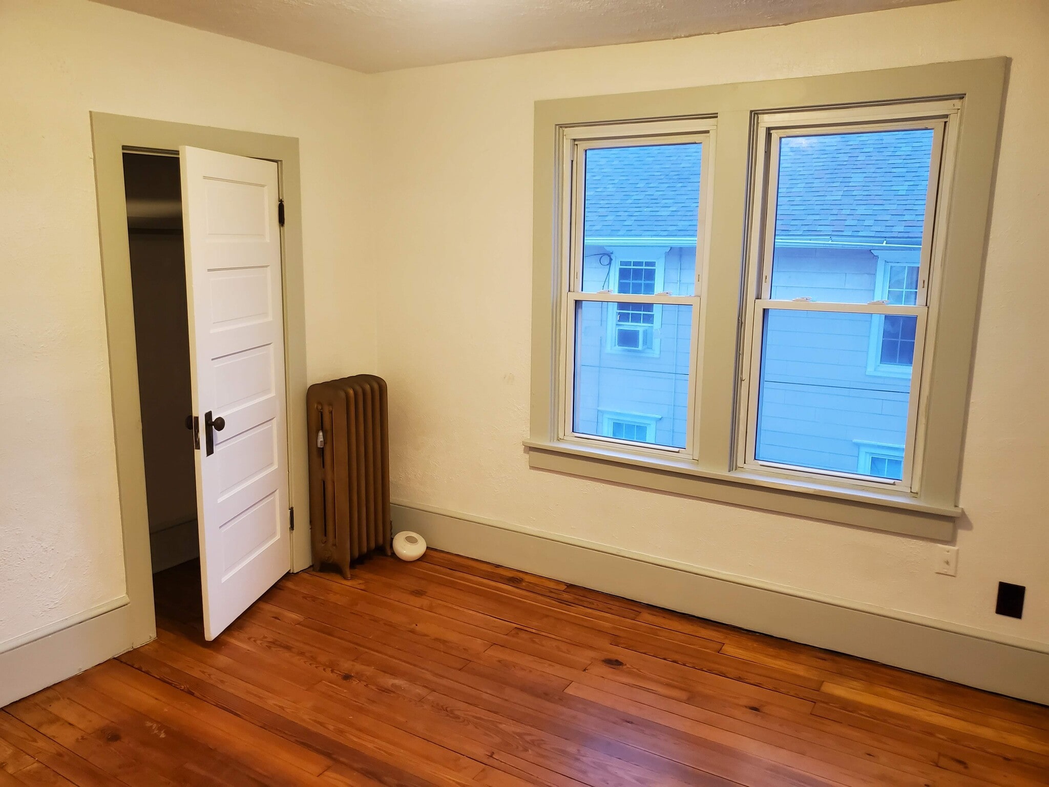 bedroom 2 - 729 Catherine St