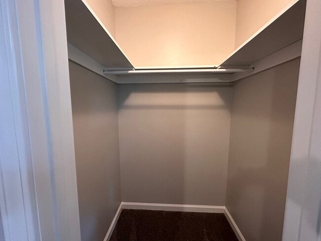 Building Photo - Island Townhouse-Close to Shopping and Beach!