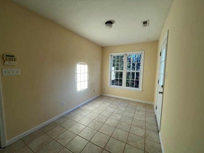 Building Photo - HALF OFF FIRST FULL MONTHS RENT!