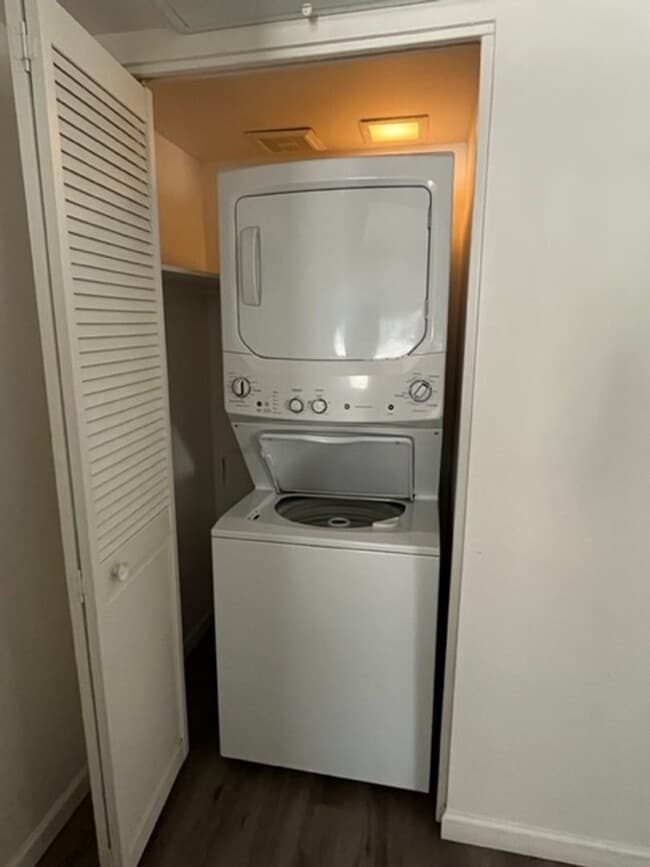 Building Photo - Perfect unit in Tempe!