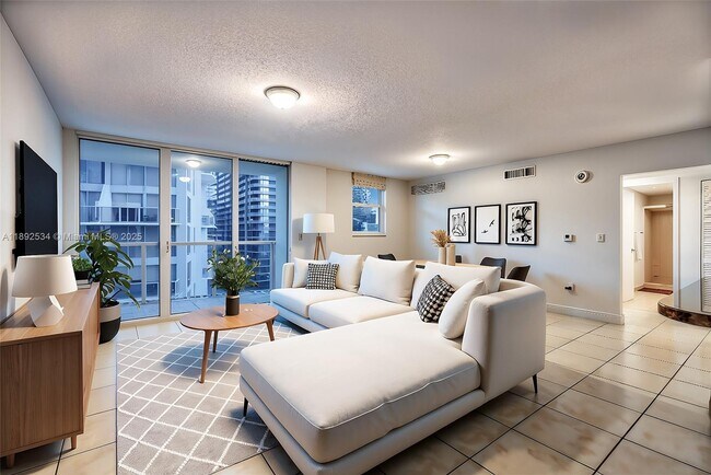 Building Photo - 31 SE 5th St