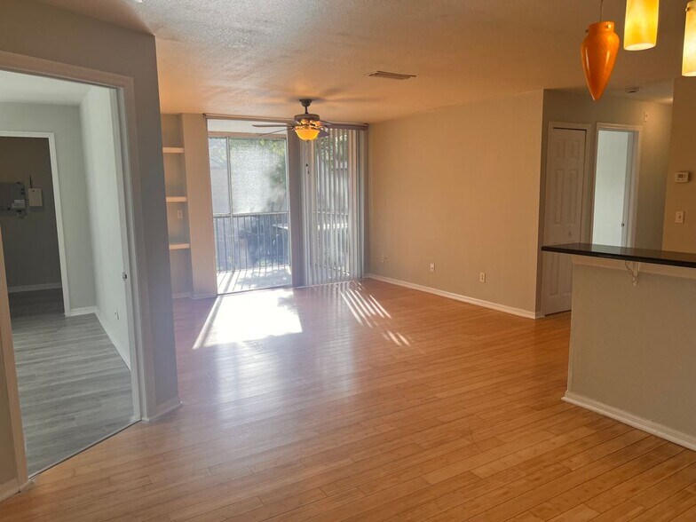 Building Photo - 7524 Seurat St