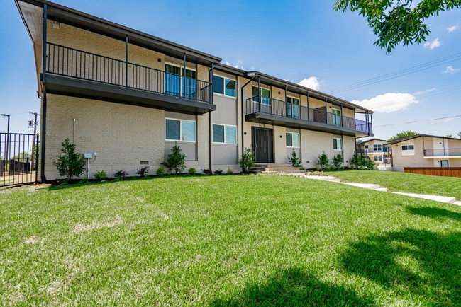 Building Photo - Parkside Green at Bishop Ridge