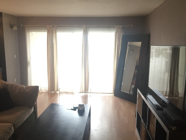 Building Photo - 1600 Ardmore Ave